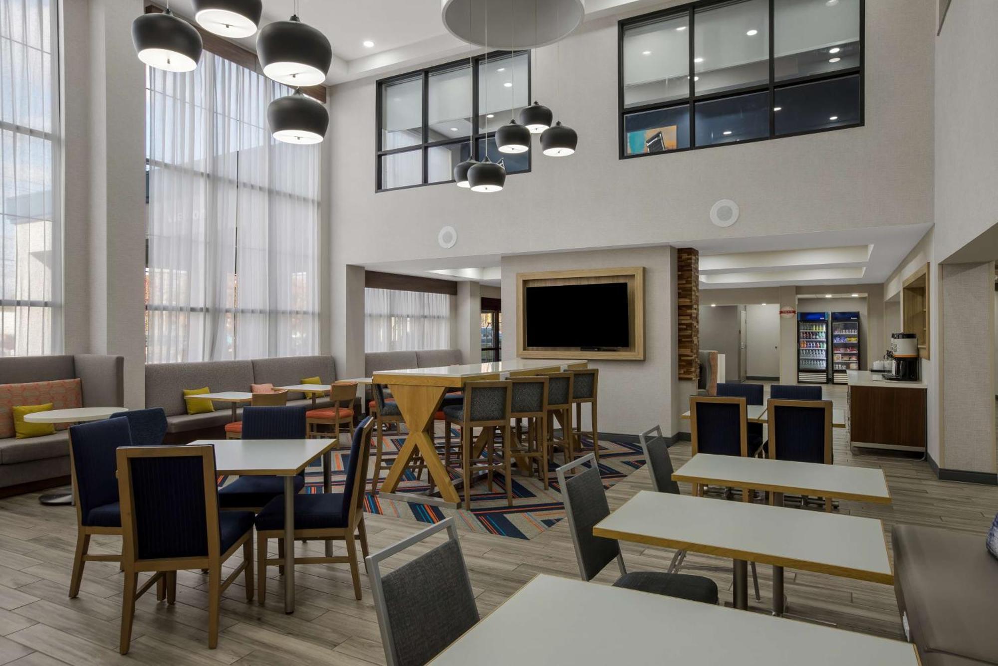Hampton Inn Linden Esterno foto